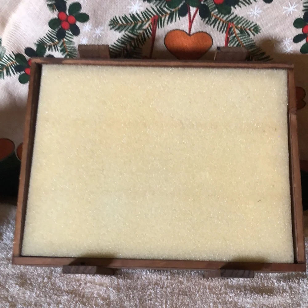Thomas Pacconi Santa's from Around The World Ornaments with Crate - Picture 12 of 16
